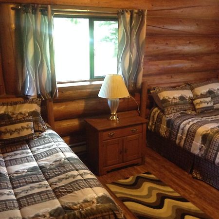 Summit River Lodge & Campsites Valemount Buitenkant foto