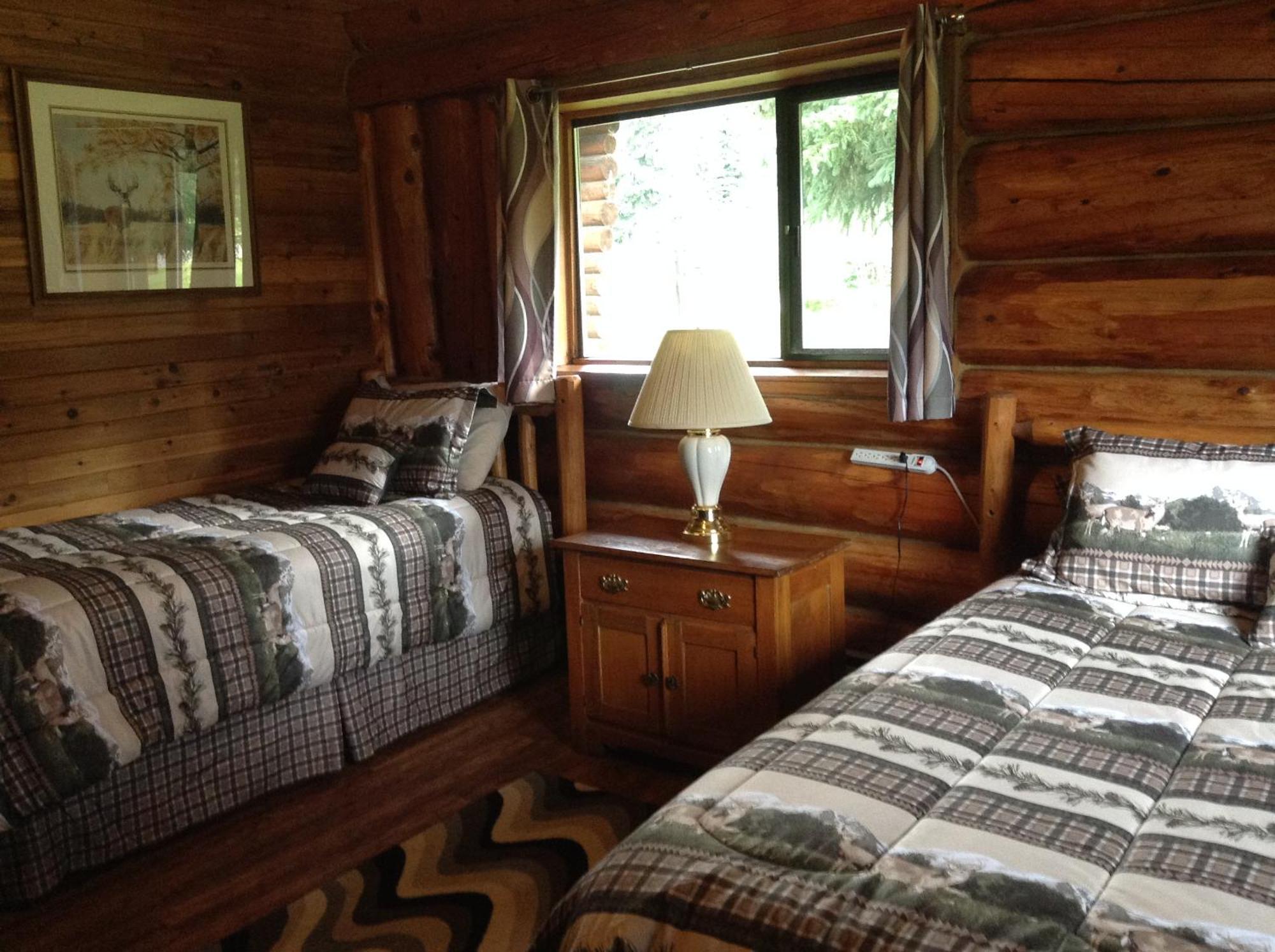 Summit River Lodge & Campsites Valemount Kamer foto